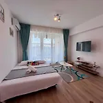 The Happy Coresi Apartment *