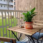 The Happy Coresi Apartamento *