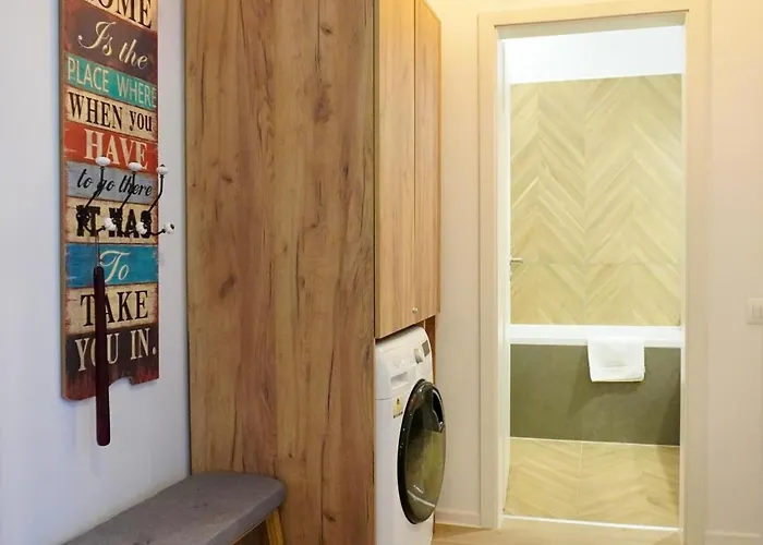 The Happy Coresi Μπρασόβ